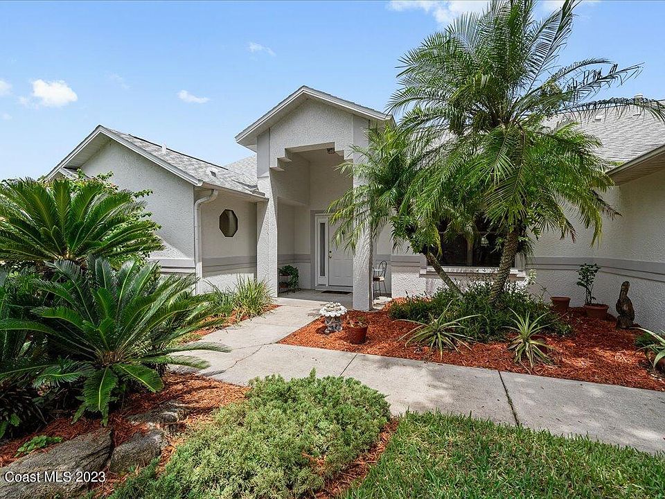 1st image of 1840 Blue Heron Dr