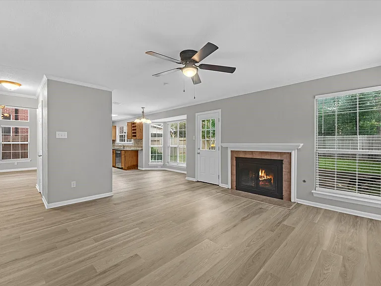 4241 Mountain Peak Way — Photo 9