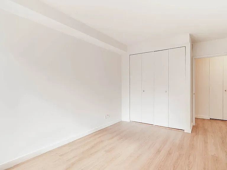 750 Columbus Ave #2F — Photo 32