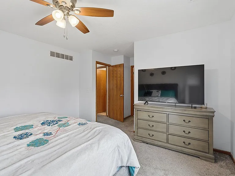 4803 NE Trilein Dr — Photo 21