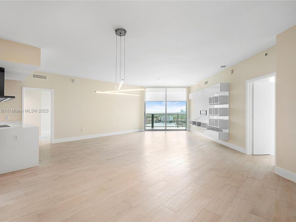 1st image of 17111 Biscayne Blvd Unit 2304