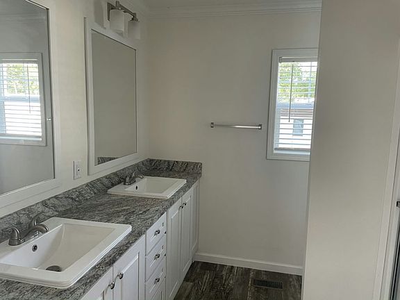 5th image of 10201 W Beaver St #96