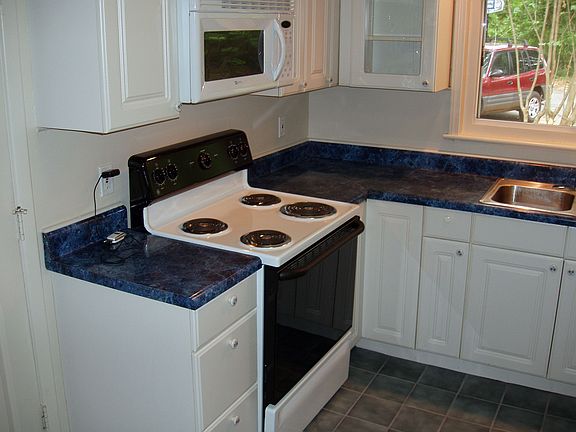 5th image of 675 Bounty Dr