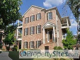 2nd image of 2600 Canterbury Trl NE