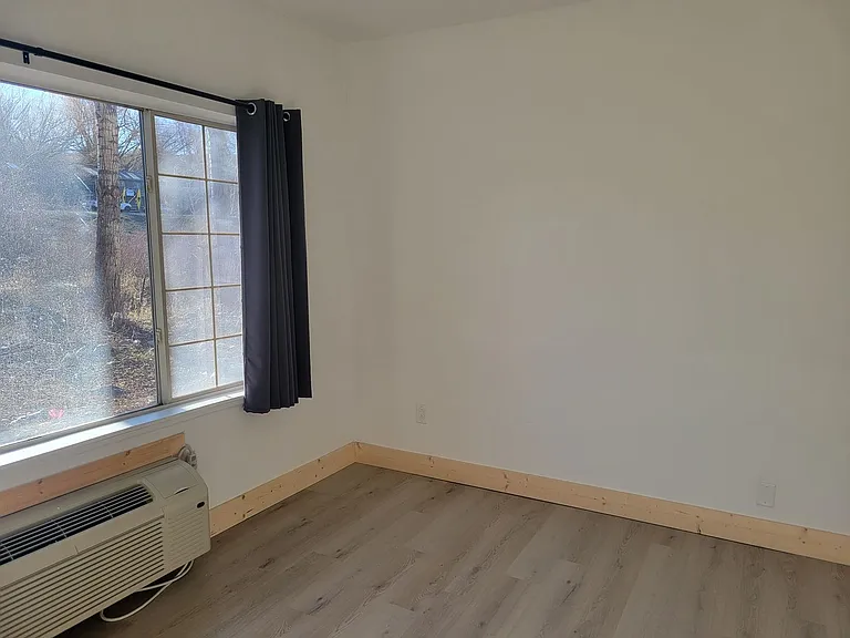 Ski Town Apartments — Photo 80