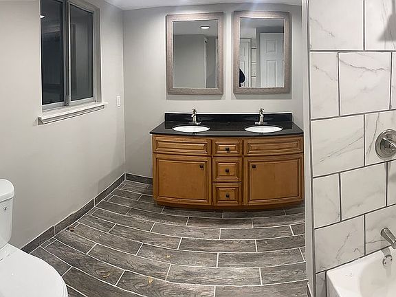Large Full Bath