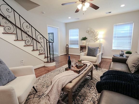 5th image of 4609 University Oaks Blvd
