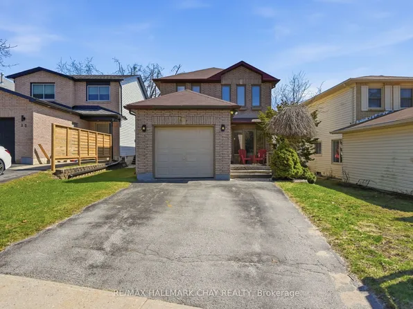 21 Carr Dr, Barrie, ON L4N 6N3