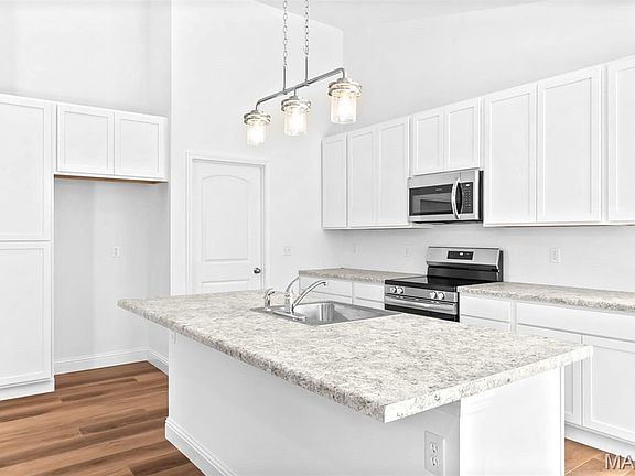 5th image of 9555 Easy St