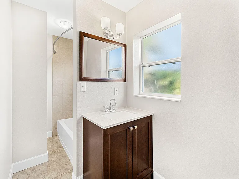 406 N Neptune Dr — Photo 20