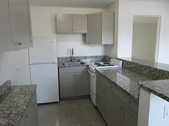 5th image of 1230 18th Ave N APT 3