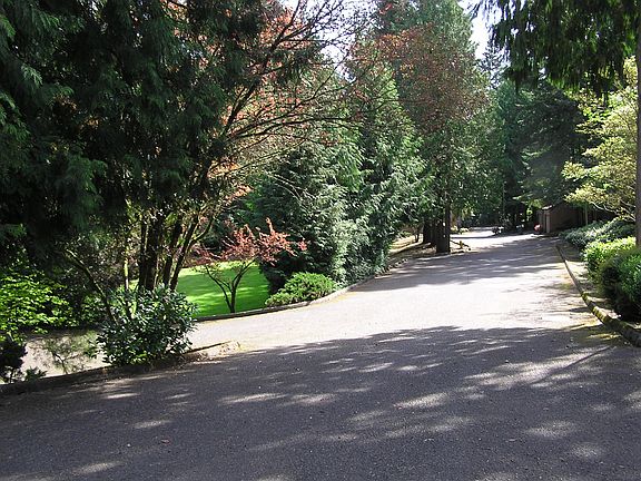 2nd image of 13413 NE Regents Dr
