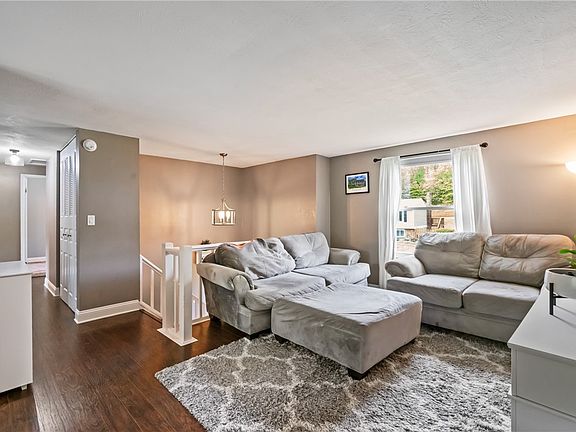 5th image of 3613 Falmouth Dr