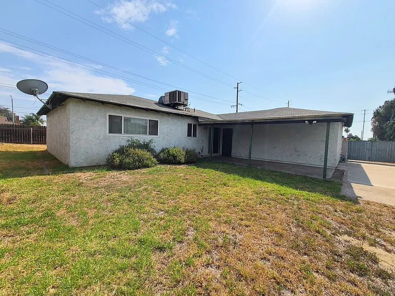 1602 James Ct — Photo 18