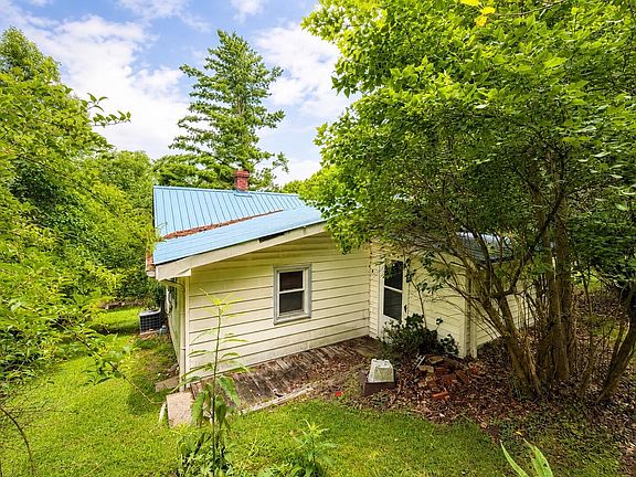 2nd image of 644 Ashwood Dr