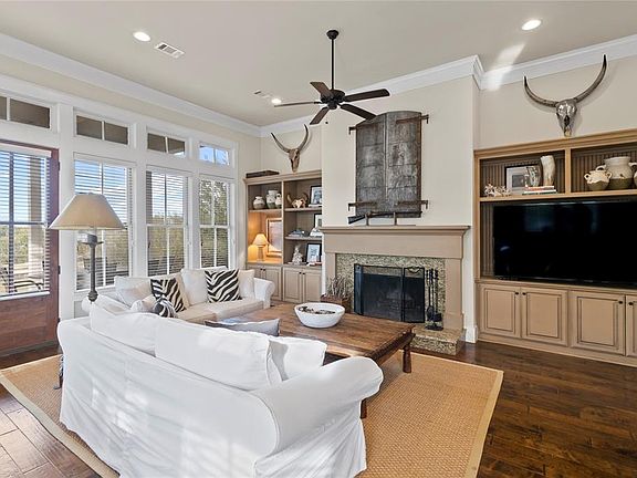 3rd image of 4510 W Cove Ct