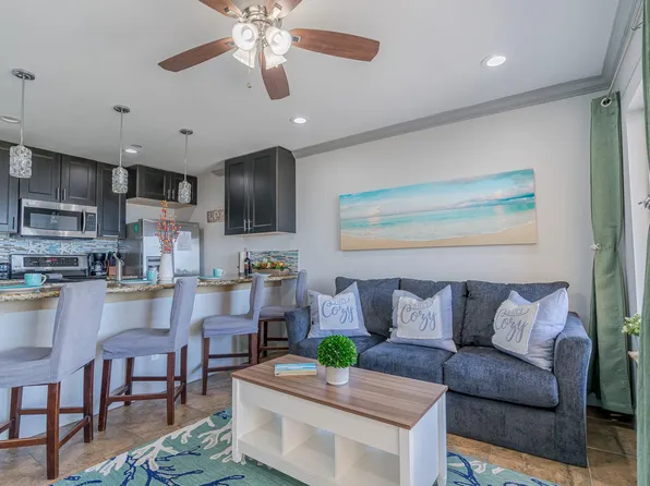 9520 Seawall Blvd APT 318, Galveston, TX 77554