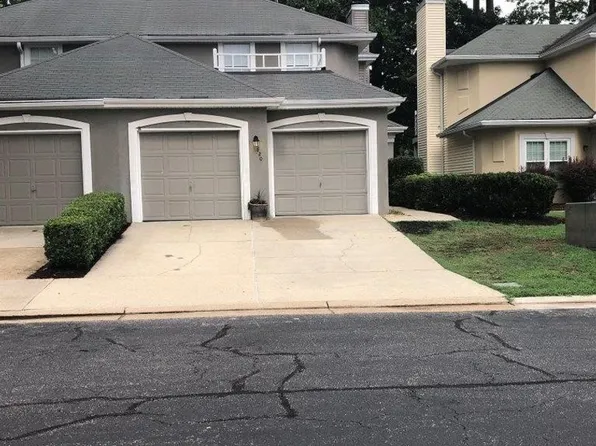820 E Willow Point Pl, Newport News, VA 23602