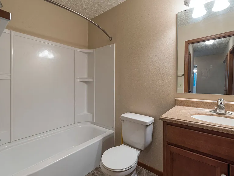 Belmont Apartments — Photo 9