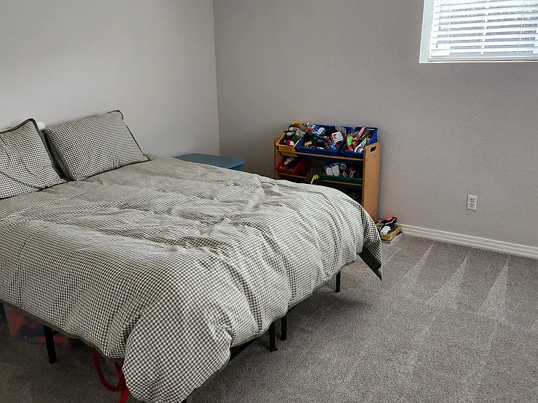 LOWER LEVEL FINISHED BASEMENT WITH FULL BATH
BEDROOM/OFFICE/PLAYROOM
