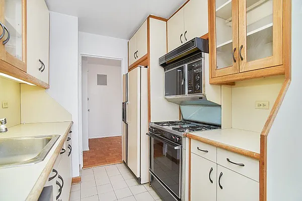 Rented by Living New York | media 10