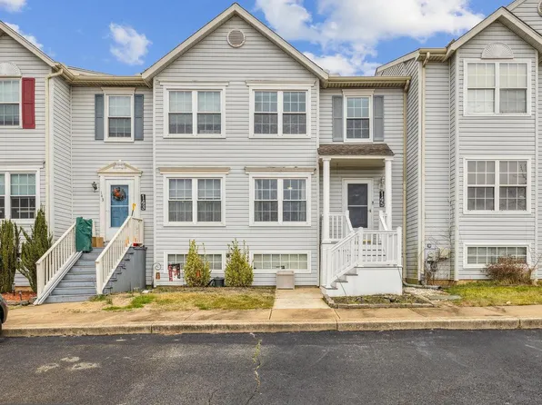 145 McMullen Cir, Bear, DE 19701