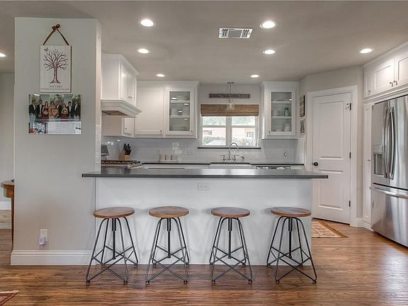 4th image of 3951 Angus Dr