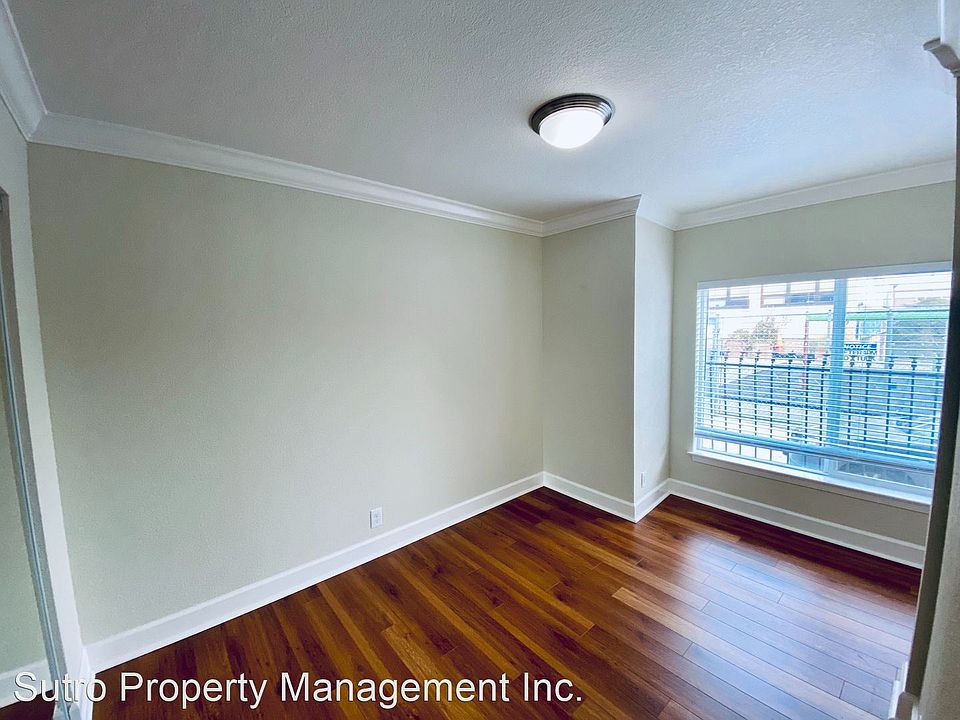 1st image of 1109 Elm St #3