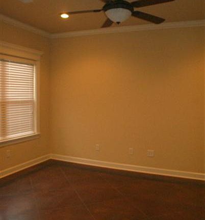 3rd image of 131 Blackburn Dr