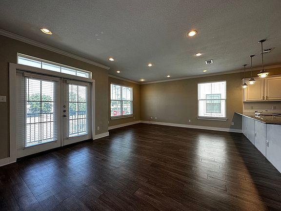 5th image of 2107-2117 S 11th St #4B-4Ba