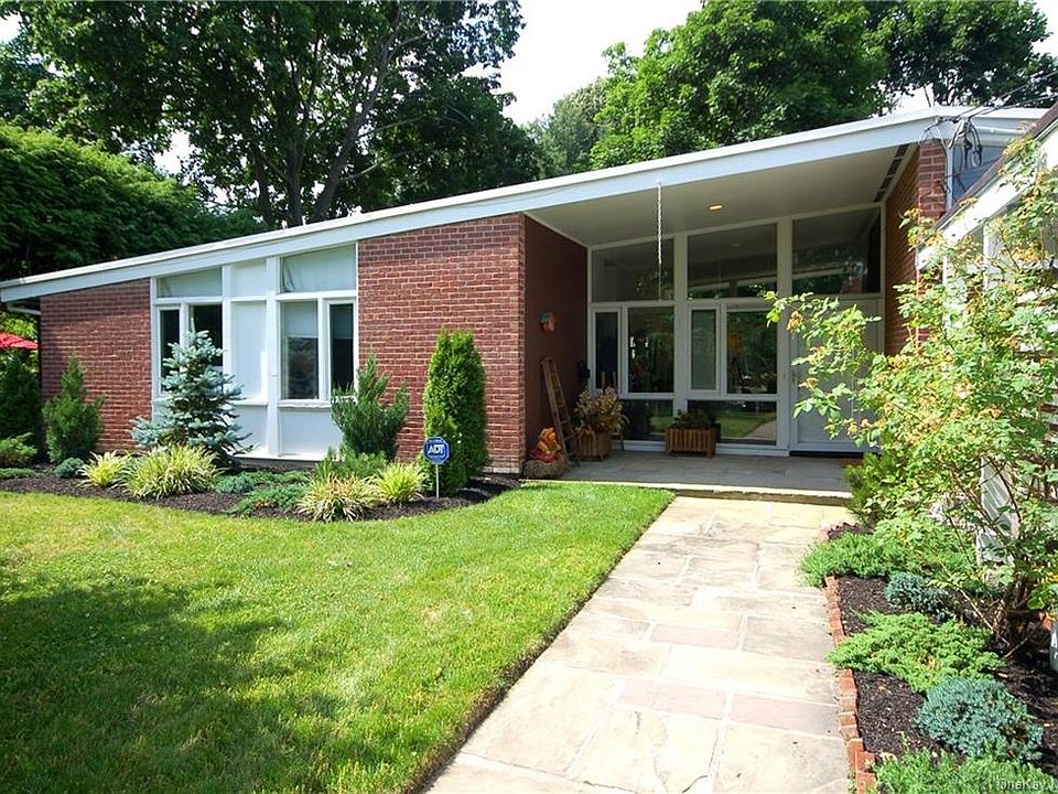 1st image of 825 Rushmore Ave