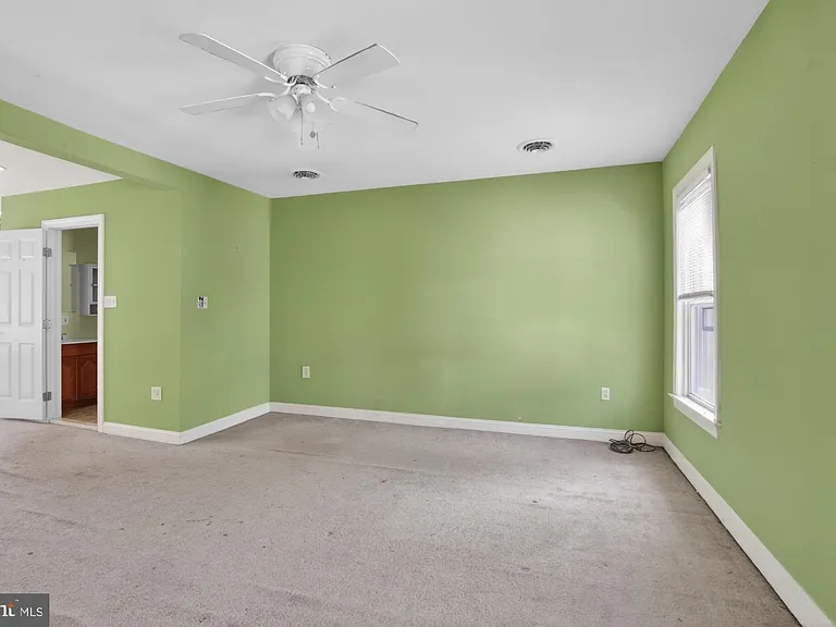 219 Hermitage St — Photo 31