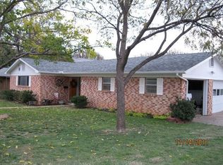 300 N Harding St, Breckenridge, TX 76424