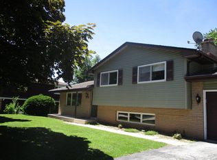 218 S Grant St, Howards Grove, WI 53083
