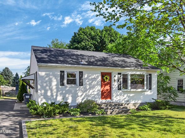 28 Smith Avenue, Colonie, NY 12205