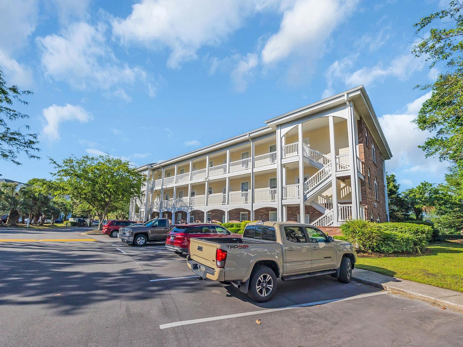 683 Riverwalk Dr. #302