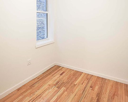 3rd image of 304 E 83rd St APT 5D
