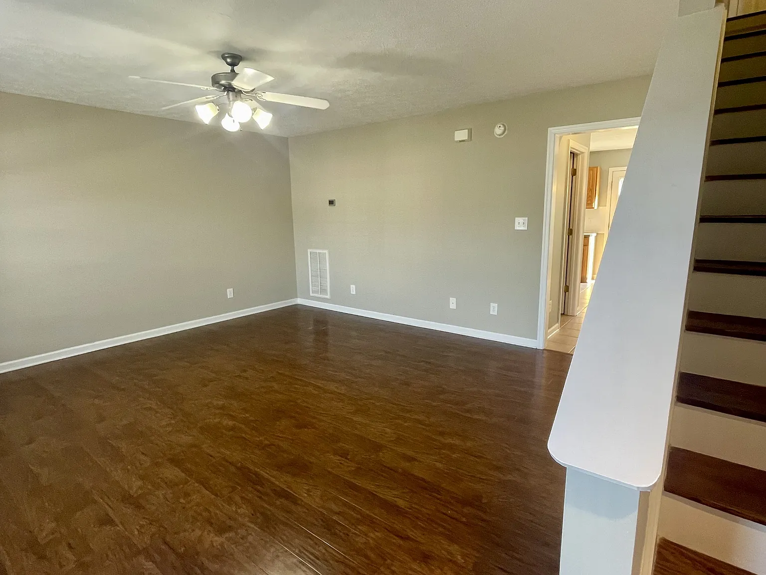1031 Middle View Drive - 1 — Photo 2