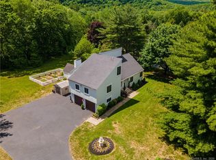 22 Meadow Xing, Simsbury, CT 06070