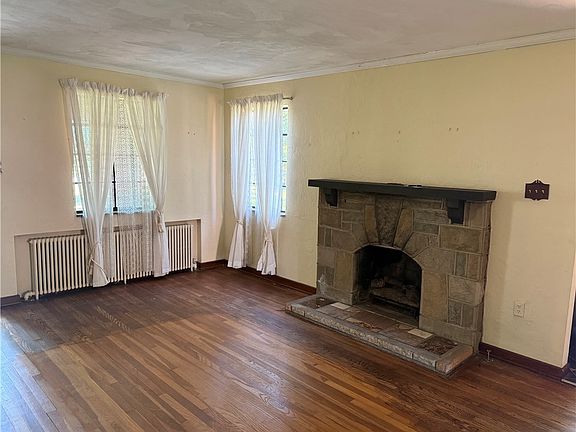 5th image of 121 Woodhaven Ln