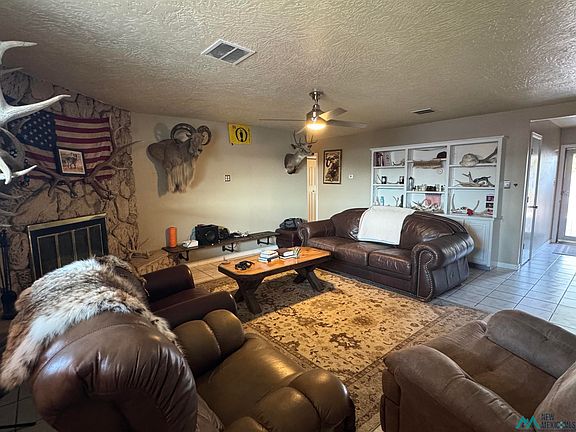 4th image of 420 E Aspen St