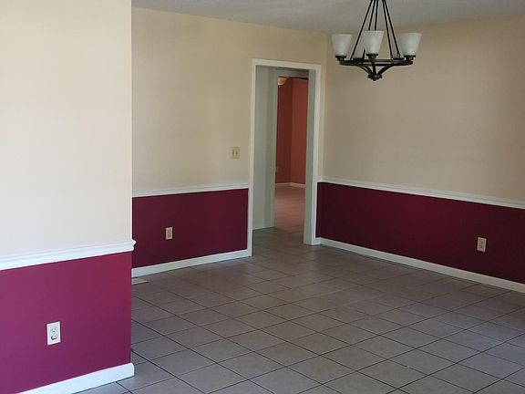 3rd image of 151 Mayflower Cres