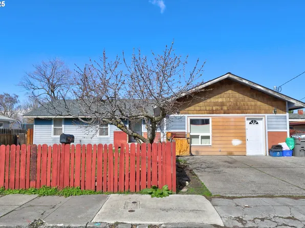 1219 E 13th St, The Dalles, OR 97058