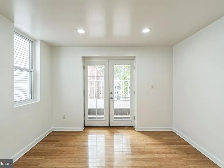 4220 Chestnut St #3 — Photo 10