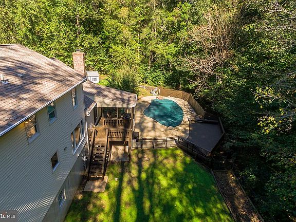 3rd image of 1916 Aberdeen Dr