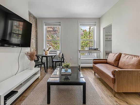 2nd image of 405 W 46th St APT 3R
