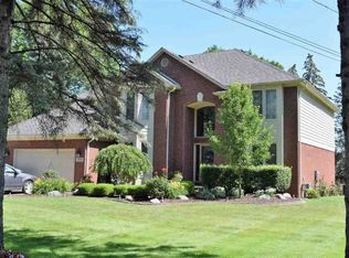 25935 Campau Ln, Harrison Township, MI