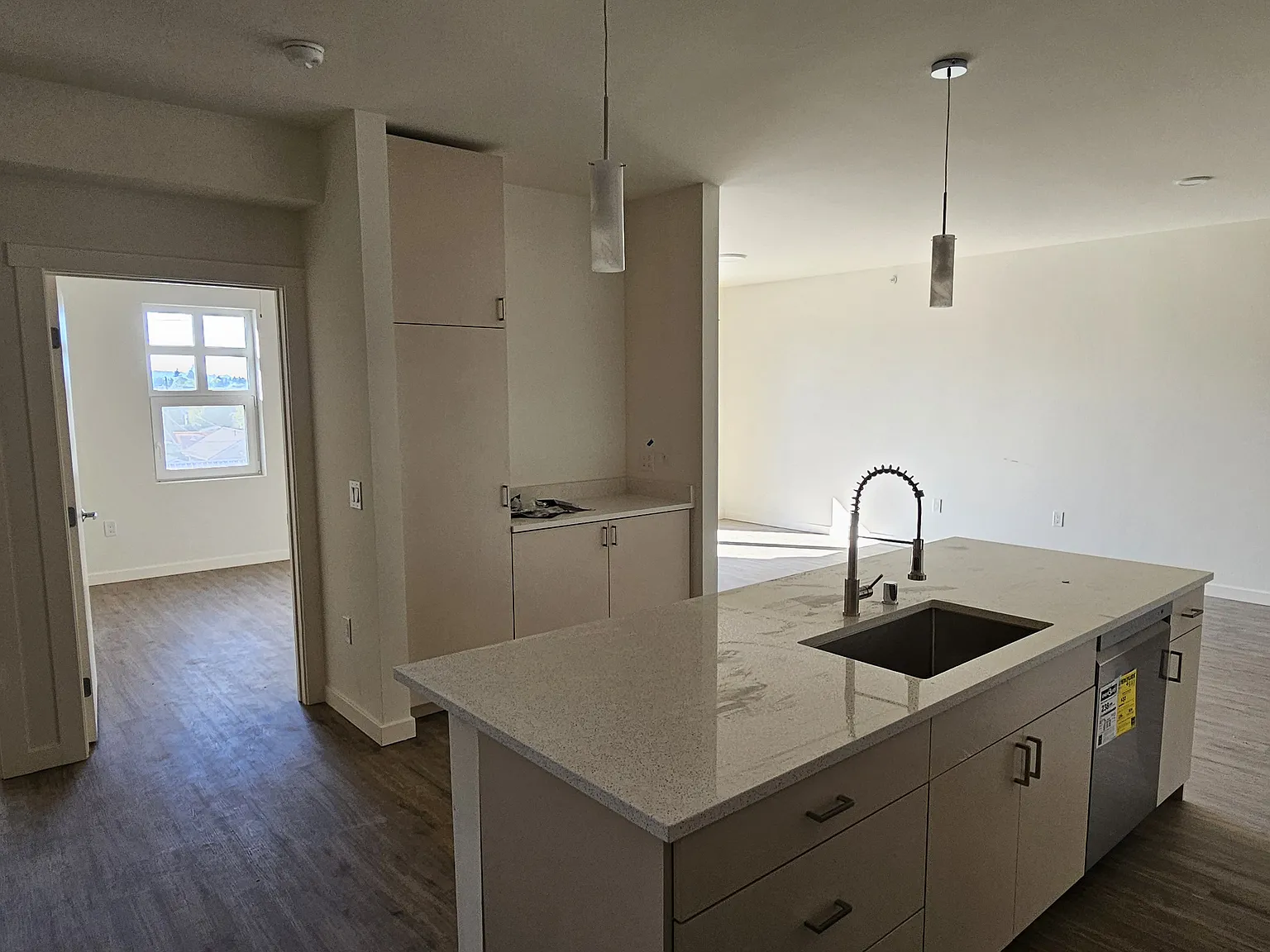 2 bed, 1100 sqft, $2,350 — Photo 4