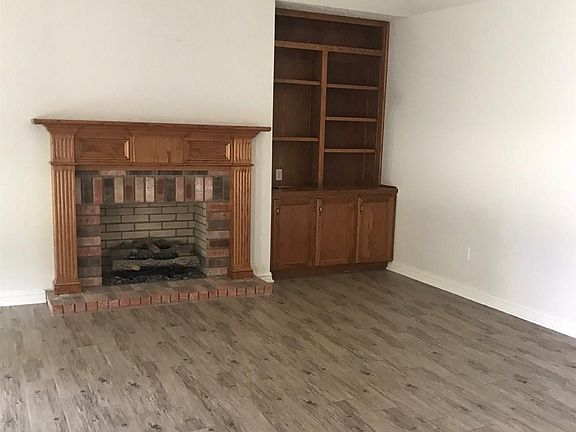 3rd image of 202 Medorah Dr