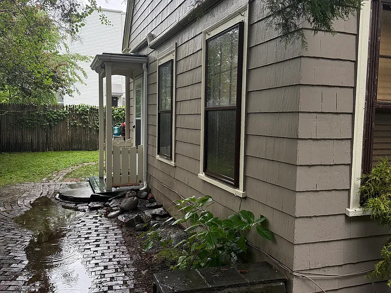 228 Medway St — Photo 13